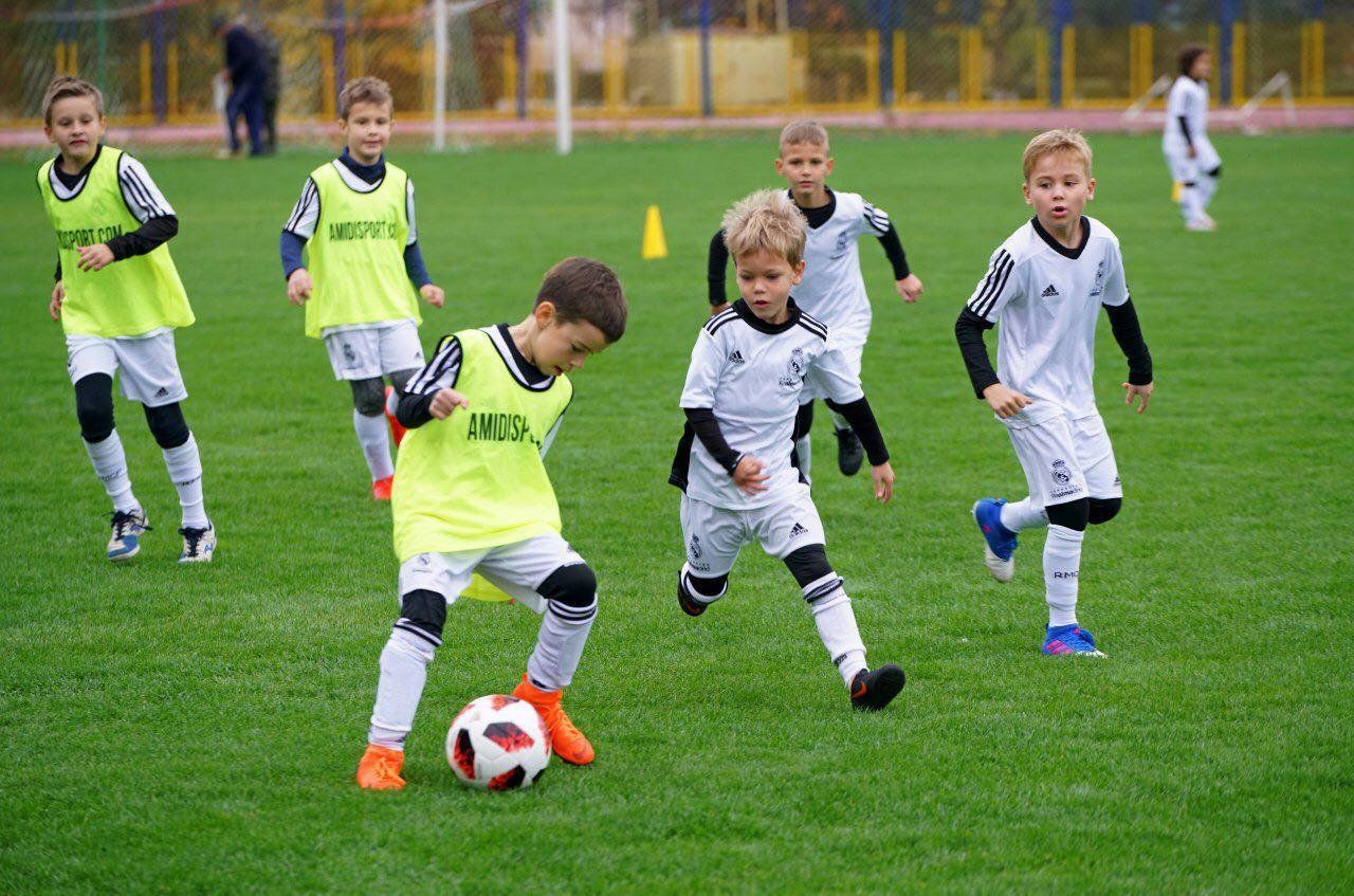 How Youth Sports Programs in New York Support Kids’ Personal Growth